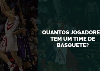 quantos jogadores tem um time de basquete