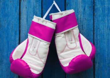 como tirar cheiro de chulé da luva de boxe​