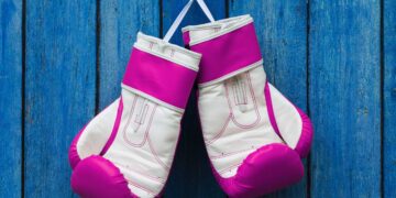 como tirar cheiro de chulé da luva de boxe​