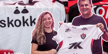 Esporte Clube Vitória transforma gramado em manifesto contra violência doméstica