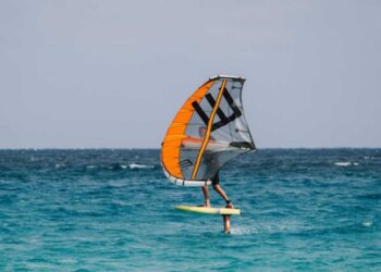 Wing foil: o esporte náutico que mais cresce