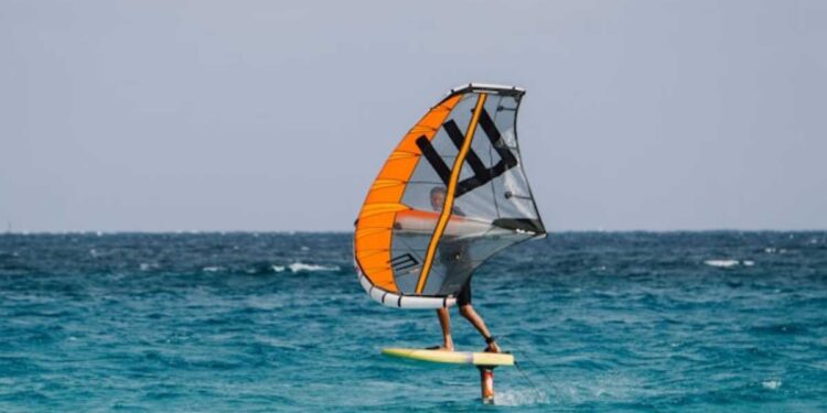 Wing foil: o esporte náutico que mais cresce